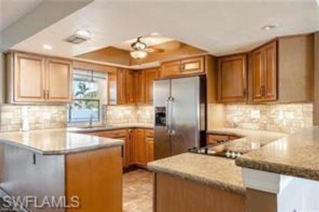 516 Retunda, Cape Coral, FL 33904