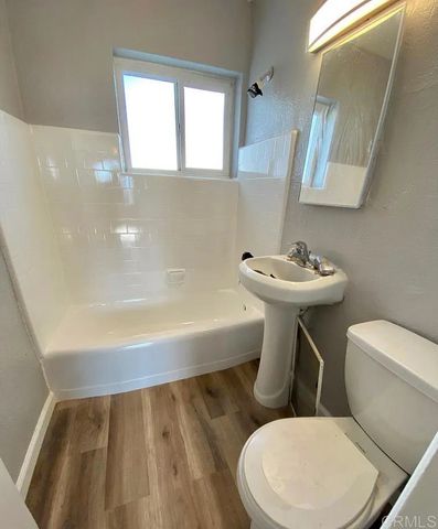 21 33 S 35th Street, San Diego, CA 92113