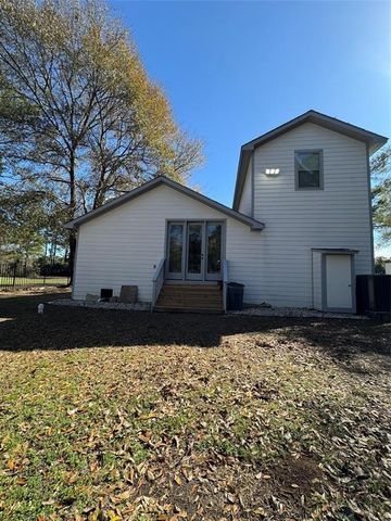 820 S Railroad Ave, Shepherd, TX 77371