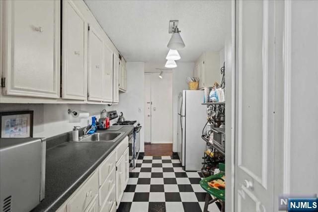 555 North Avenue 22R, Fort Lee, NJ 07024