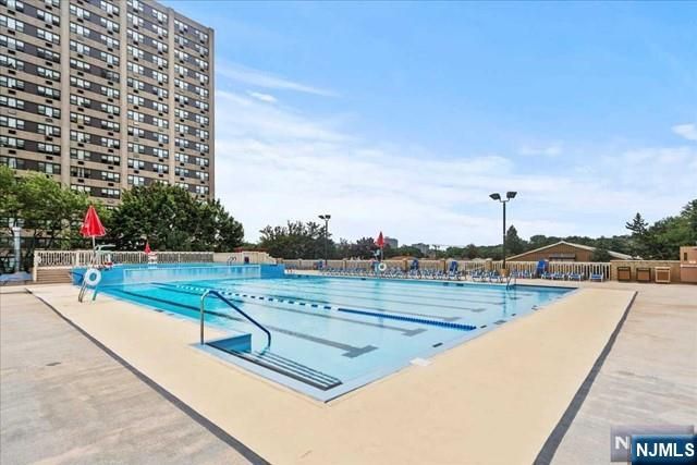 555 North Avenue 22R, Fort Lee, NJ 07024