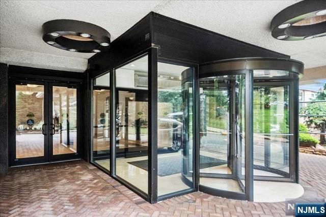 555 North Avenue 22R, Fort Lee, NJ 07024