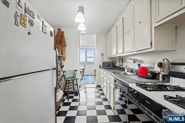 555 North Avenue 22R, Fort Lee, NJ 07024