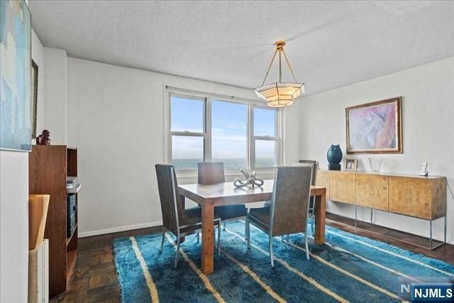 555 North Avenue 22R, Fort Lee, NJ 07024