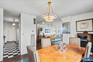 555 North Avenue 22R, Fort Lee, NJ 07024