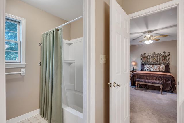 12965 WHISPERING PINES DR, Olive Branch, MS 38654