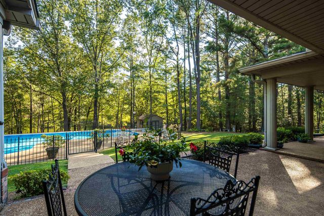 12965 WHISPERING PINES DR, Olive Branch, MS 38654