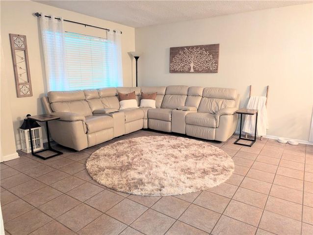 7233 Cherokee Trail W, Theodore, AL 36582