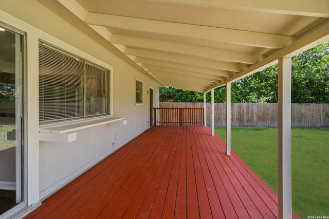 6835 TWIN LAKE DR, San Antonio, TX 78244