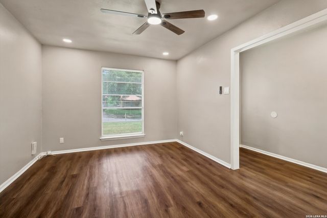 6835 TWIN LAKE DR, San Antonio, TX 78244