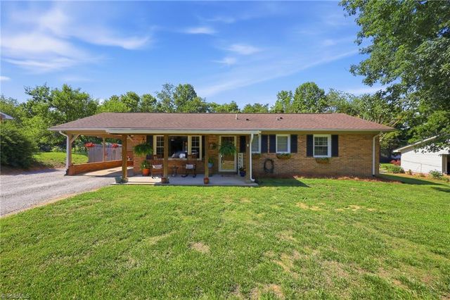 433 Belvue Drive, Mount Airy, NC 27030