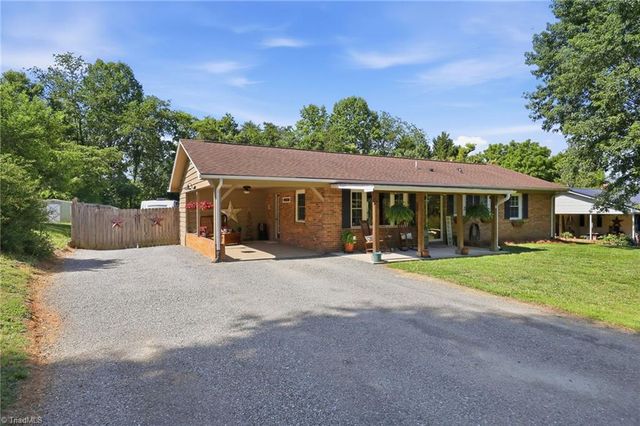 433 Belvue Drive, Mount Airy, NC 27030
