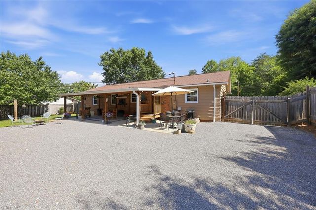 433 Belvue Drive, Mount Airy, NC 27030