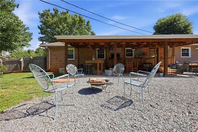 433 Belvue Drive, Mount Airy, NC 27030