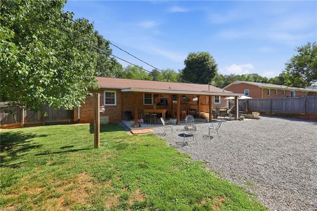 433 Belvue Drive, Mount Airy, NC 27030