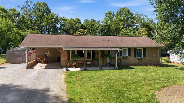 433 Belvue Drive, Mount Airy, NC 27030