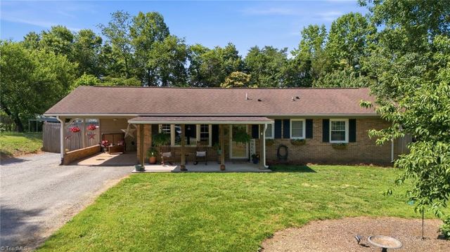 433 Belvue Drive, Mount Airy, NC 27030
