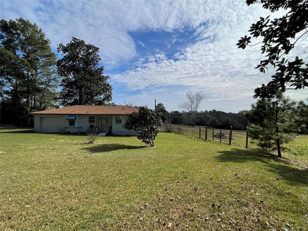 490 Cemetery Road, Coldspring, TX 77331