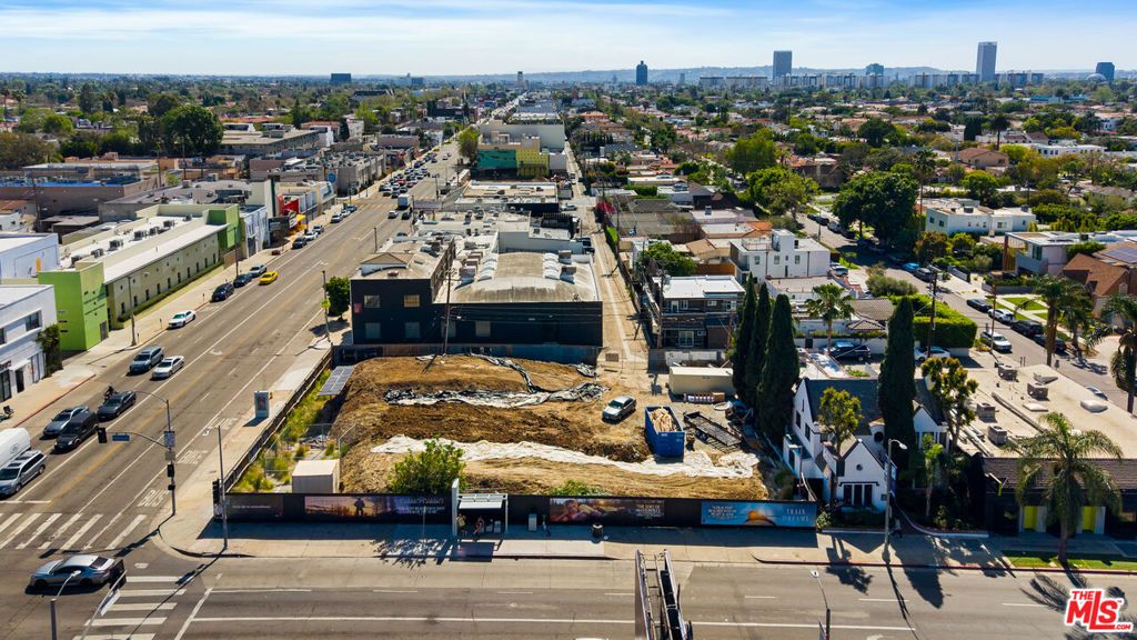 7100 - 7110 Melrose Avenue, Los Angeles, CA 90046 — photo 4