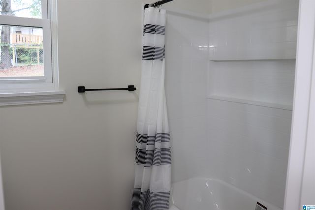 402 ADAMS AVENUE W, Oneonta, AL 35121