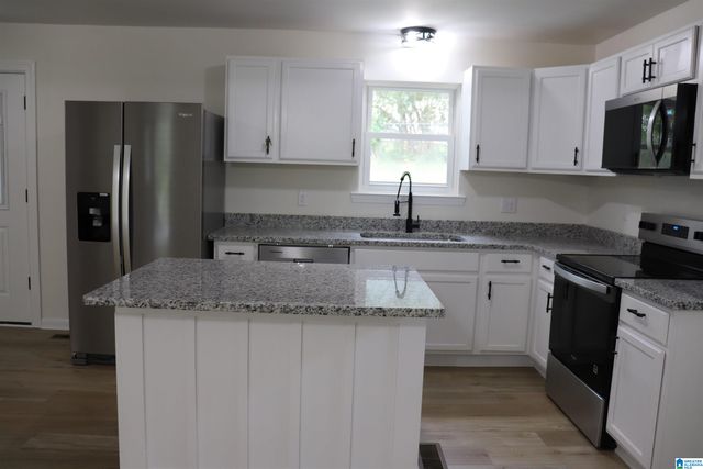 402 ADAMS AVENUE W, Oneonta, AL 35121