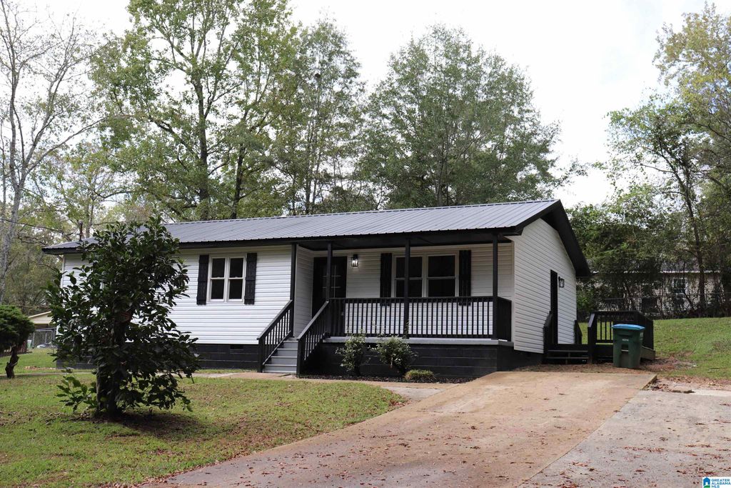 402 ADAMS AVENUE W, Oneonta, AL 35121