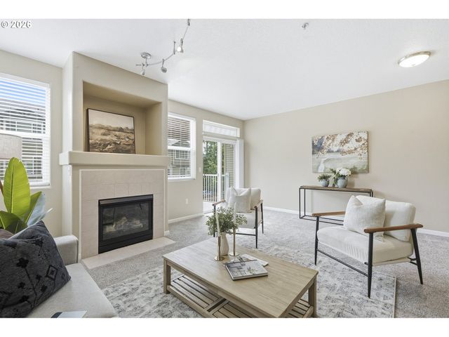 15430 Sw SPARROW Loop 105, Beaverton, OR 97007