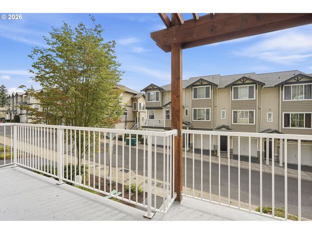 15430 Sw SPARROW Loop 105, Beaverton, OR 97007