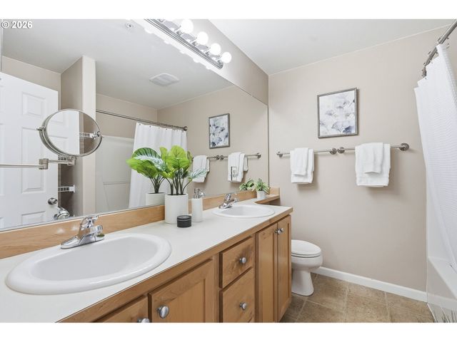 15430 Sw SPARROW Loop 105, Beaverton, OR 97007