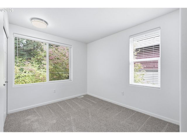 15430 Sw SPARROW Loop 105, Beaverton, OR 97007