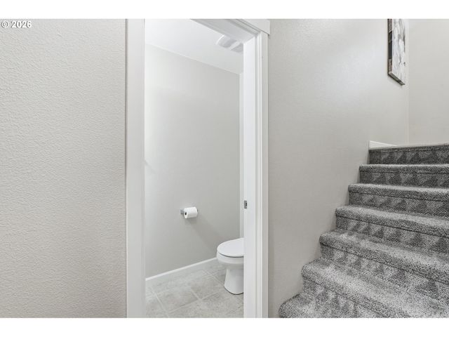 15430 Sw SPARROW Loop 105, Beaverton, OR 97007