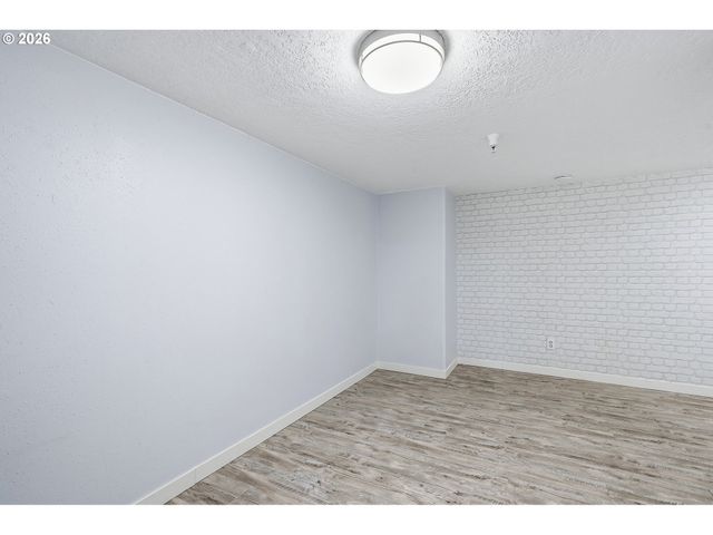 15430 Sw SPARROW Loop 105, Beaverton, OR 97007