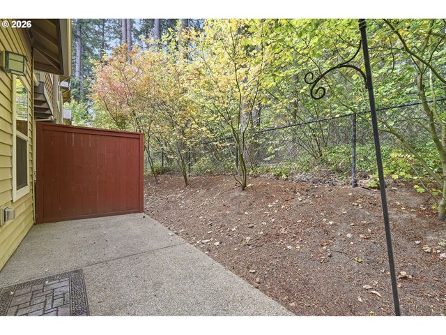15430 Sw SPARROW Loop 105, Beaverton, OR 97007
