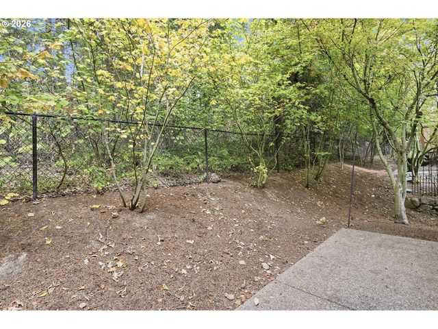 15430 Sw SPARROW Loop 105, Beaverton, OR 97007