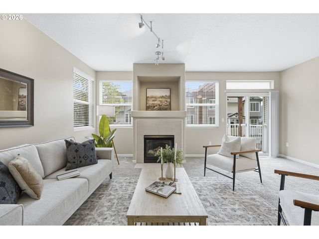 15430 Sw SPARROW Loop 105, Beaverton, OR 97007