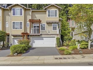 15430 Sw SPARROW Loop 105, Beaverton, OR 97007