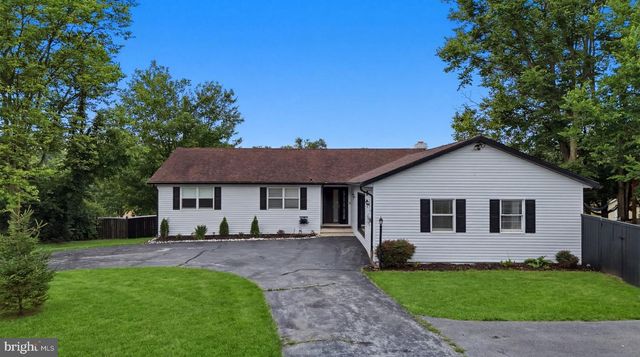 87 FIELDSTONE DR, Bunker Hill, WV 25413