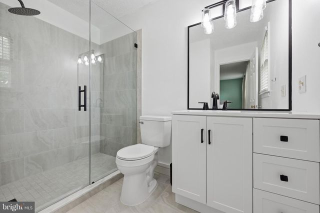 87 FIELDSTONE DR, Bunker Hill, WV 25413
