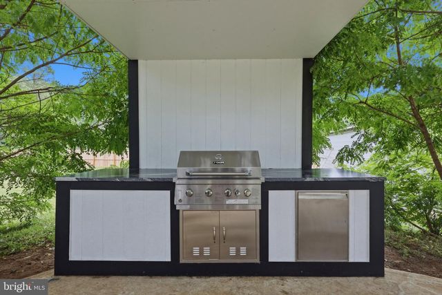 87 FIELDSTONE DR, Bunker Hill, WV 25413