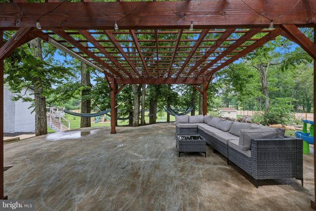 87 FIELDSTONE DR, Bunker Hill, WV 25413