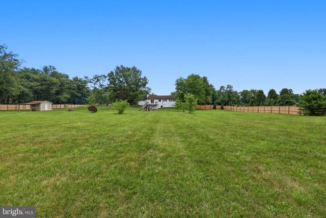 87 FIELDSTONE DR, Bunker Hill, WV 25413