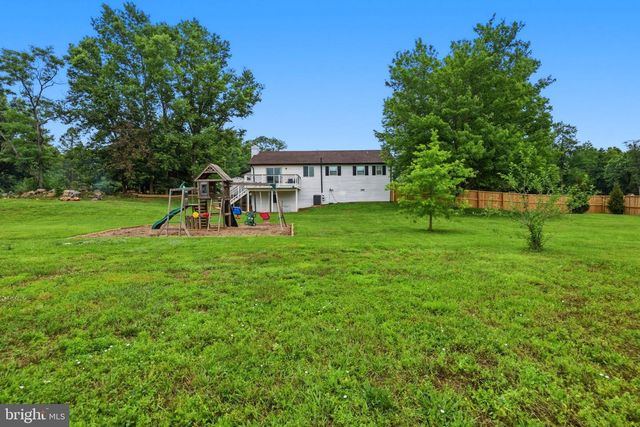 87 FIELDSTONE DR, Bunker Hill, WV 25413