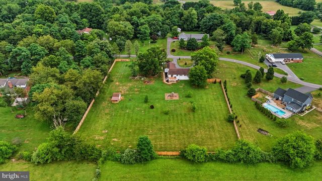 87 FIELDSTONE DR, Bunker Hill, WV 25413