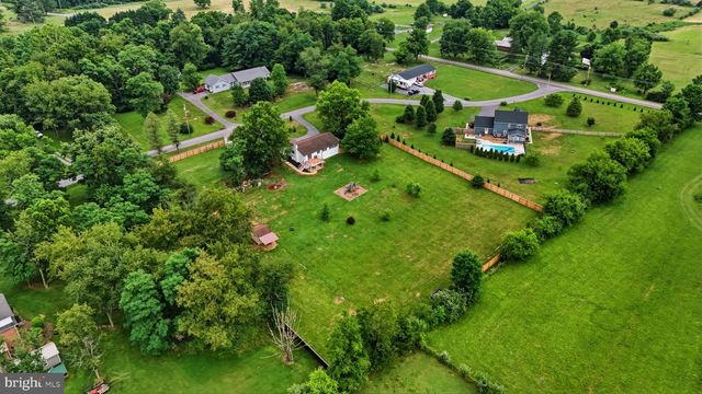 87 FIELDSTONE DR, Bunker Hill, WV 25413