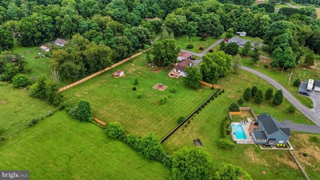 87 FIELDSTONE DR, Bunker Hill, WV 25413