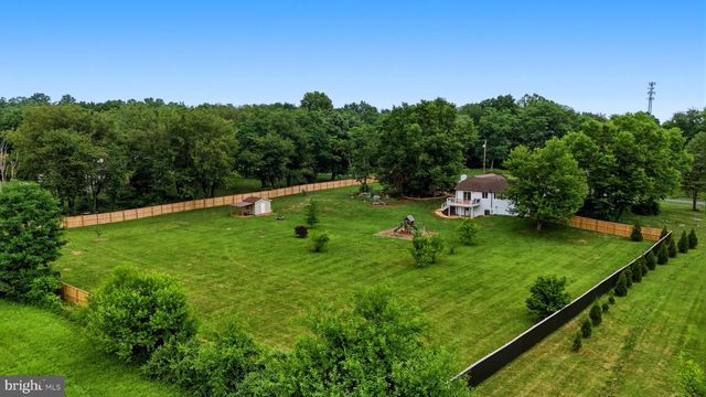 87 FIELDSTONE DR, Bunker Hill, WV 25413