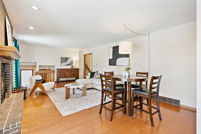 4325 98th Street, Urbandale, IA 50322