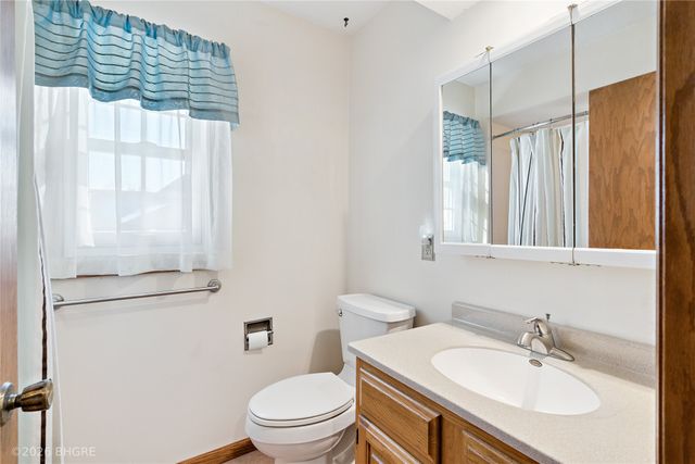 4325 98th Street, Urbandale, IA 50322