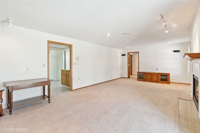 4325 98th Street, Urbandale, IA 50322