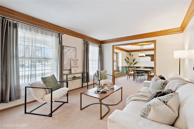 4325 98th Street, Urbandale, IA 50322